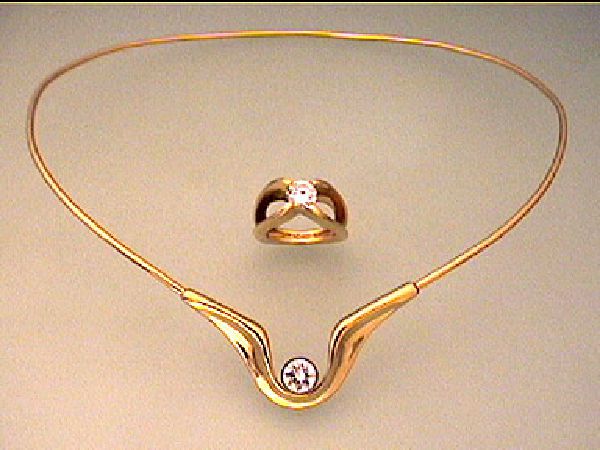 Fibula  18K Yellow Gold Diamond Necklace with Infinity Ring